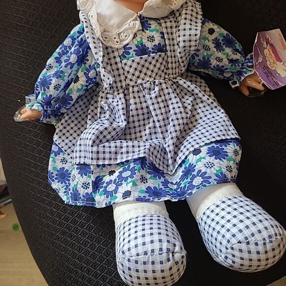 Gigo Dream Collection Doll - Picture 3 of 7